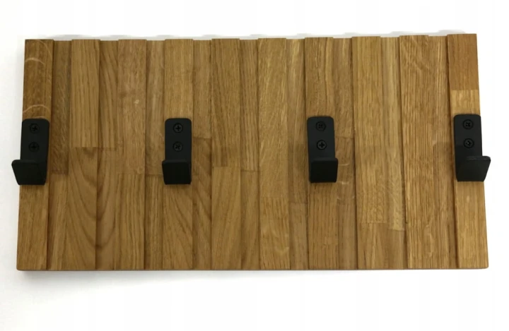 Wieszak dębowy drewniany ryflowany lamele frezowany metalowe uchwyty design