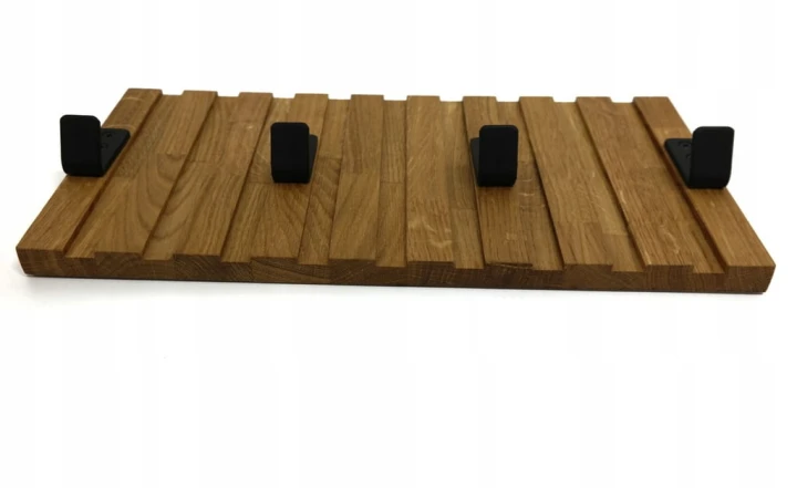 Wieszak dębowy drewniany ryflowany lamele frezowany metalowe uchwyty design